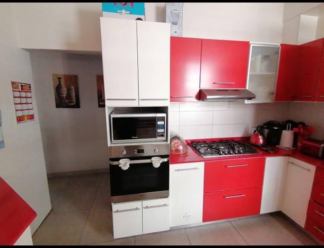 3 BEDROOM APARTMENT TO LET IN SOUTH BEACH